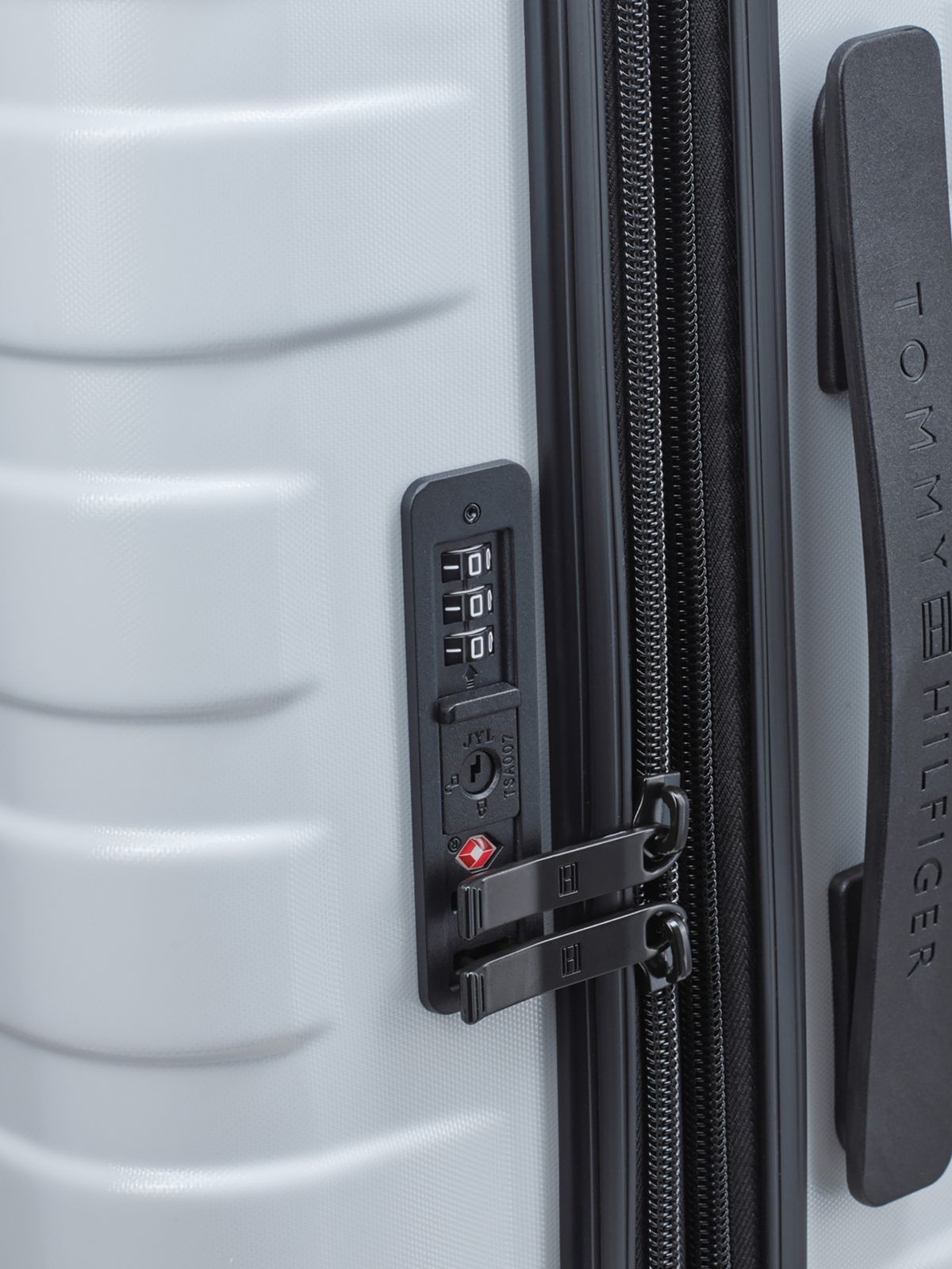21" Hardcase Spinner Luggage — White