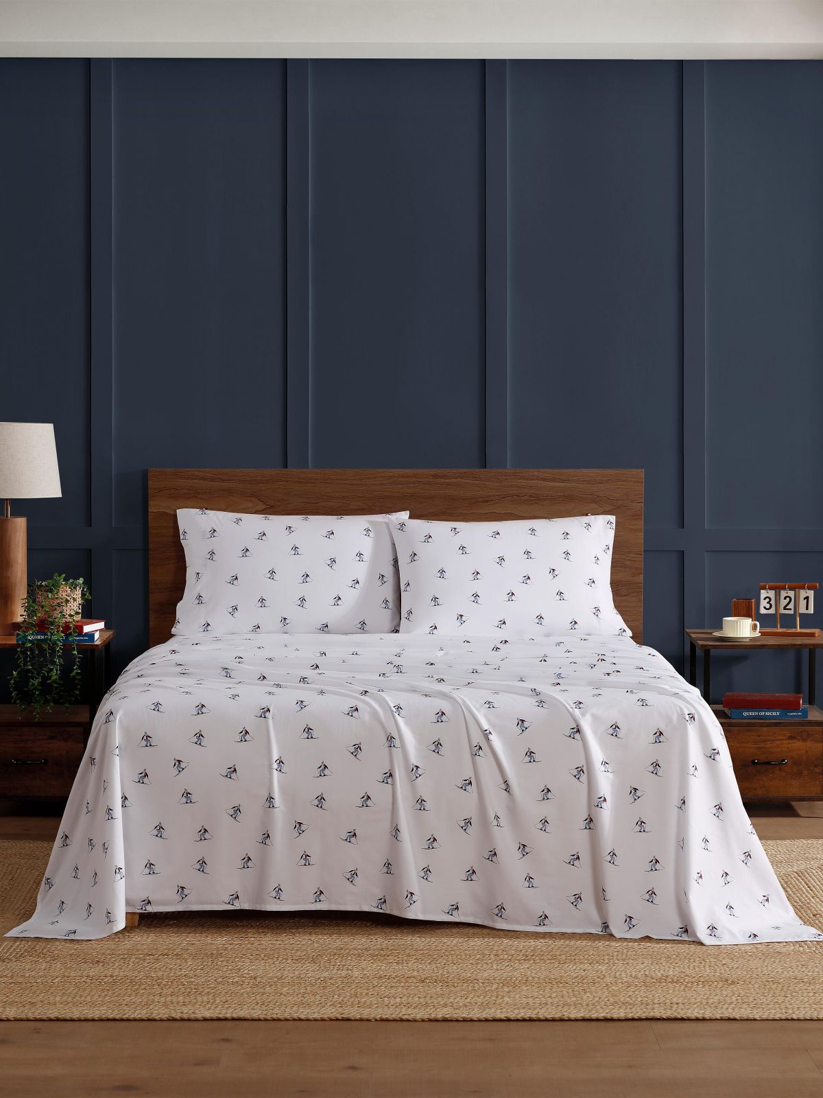 Allover Skier Print Sheet Set — White/Blue