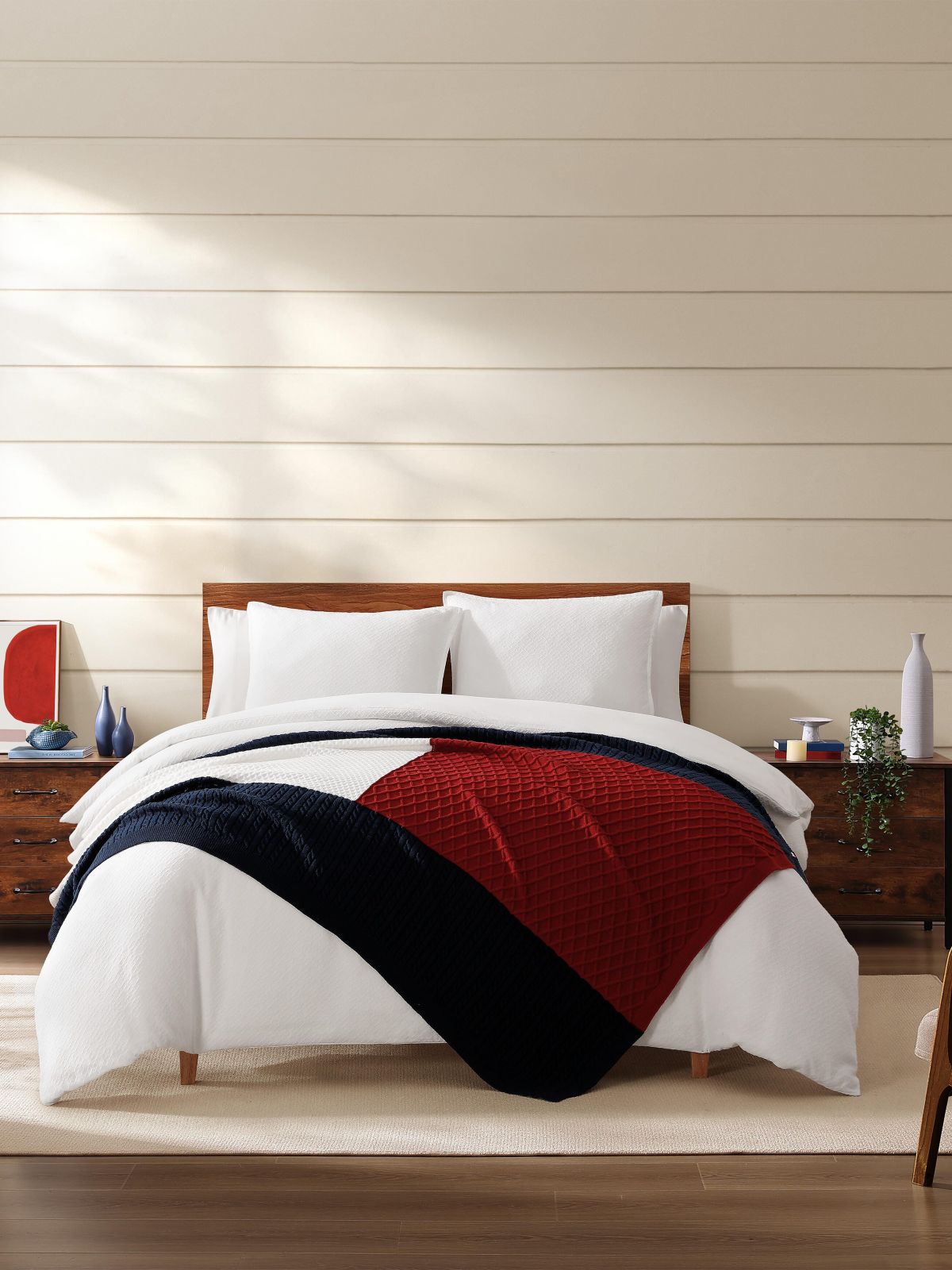 Mixed-Knit Flag Logo Blanket — Navy / Red / White