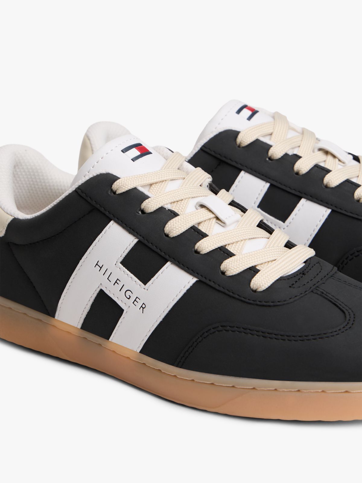 Hilfiger Logo Skater Sneaker — Black