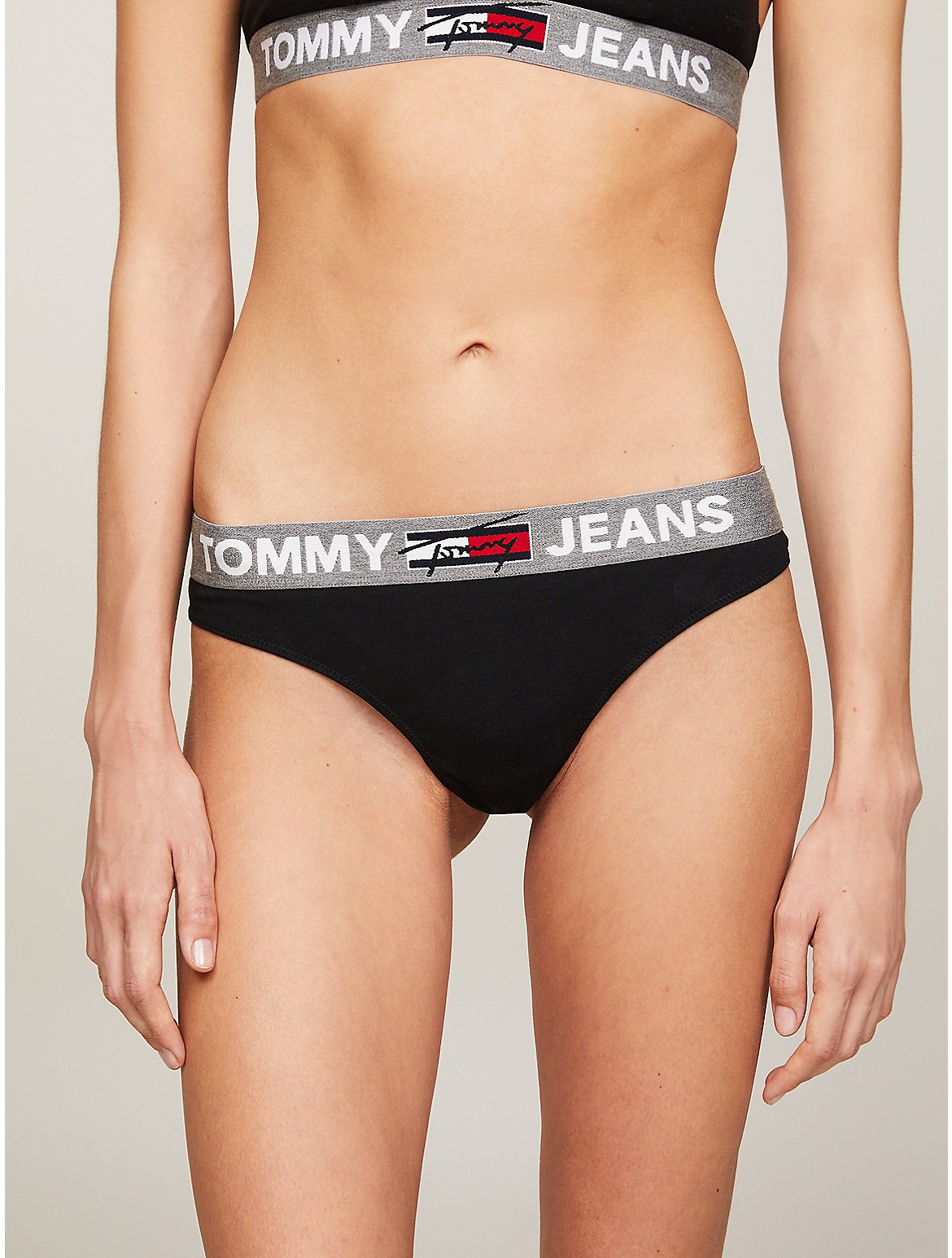 Tommy Hilfiger Signature Logo Thong In Black