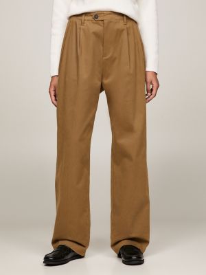 Relaxed Straight Fit Pleated Chino