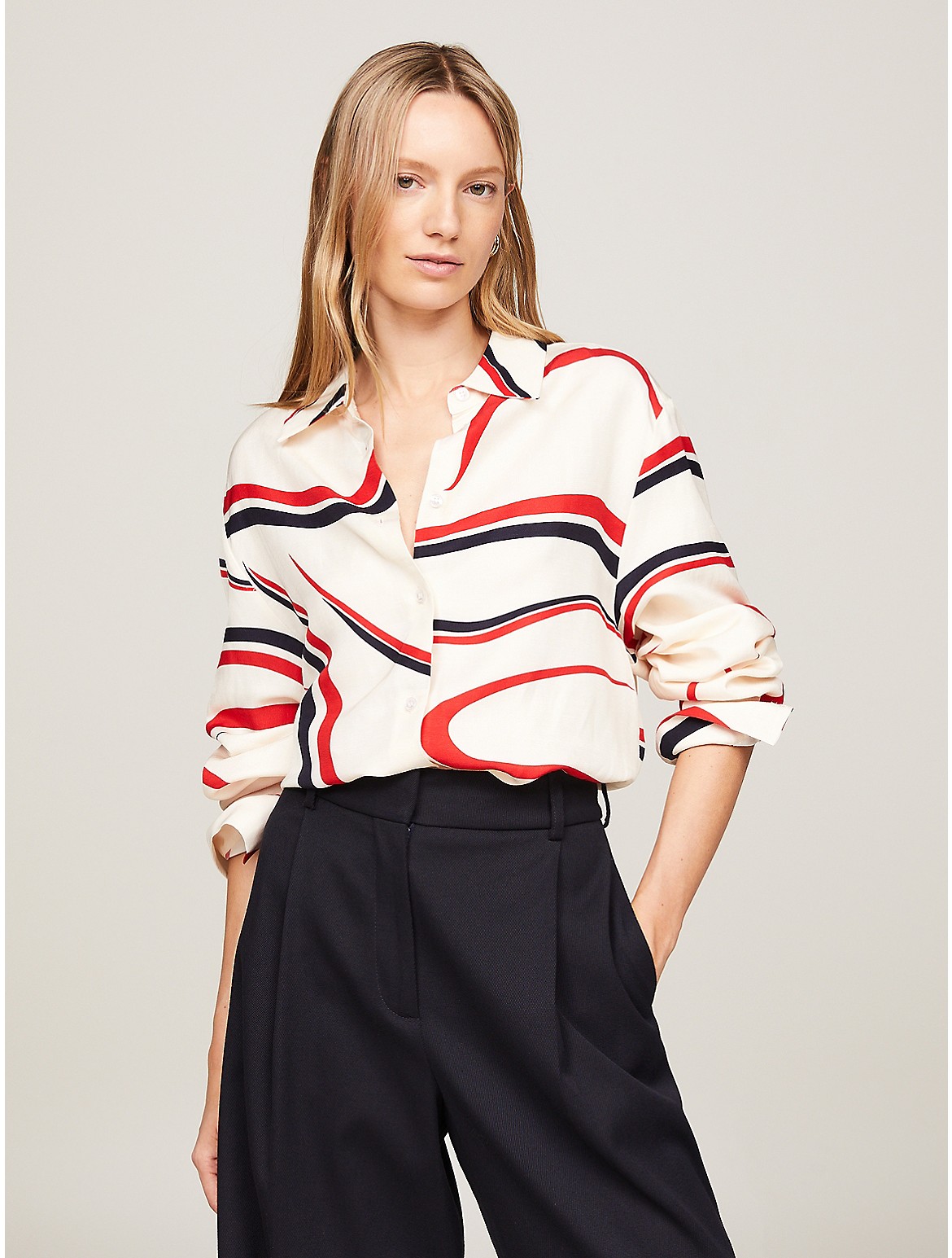 Tommy Hilfiger Women's Relaxed Fit Ribbon Print Shirt