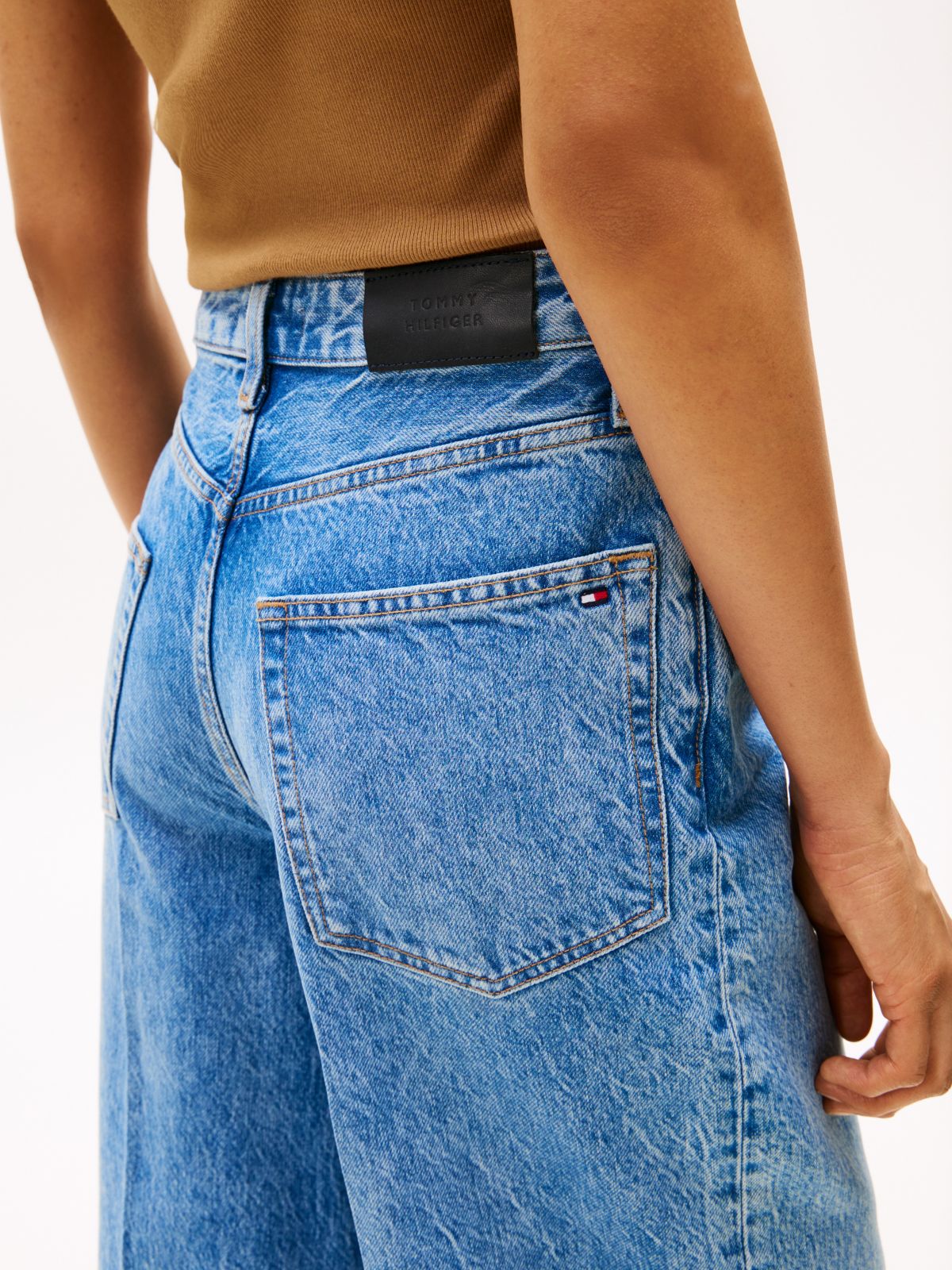 Medium Wash High-Rise Wide Leg Jean — Medium Wash