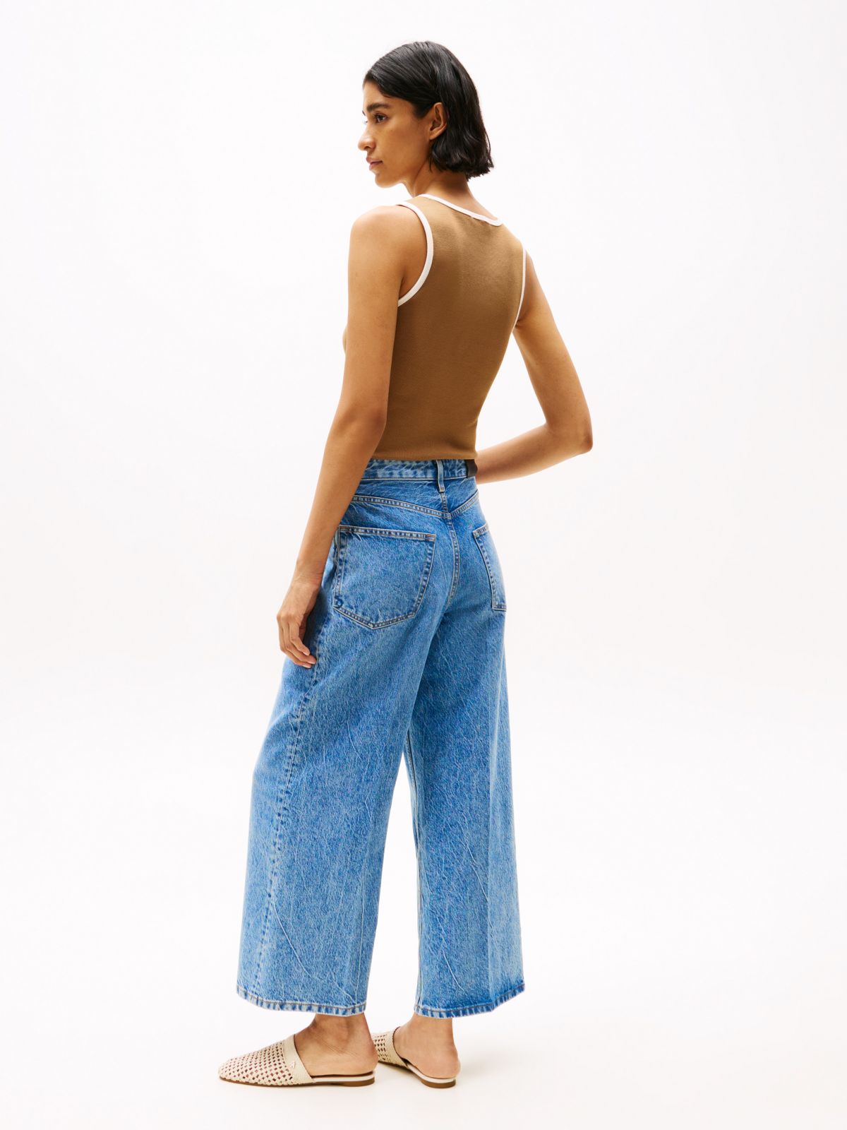 Medium Wash High-Rise Wide Leg Jean — Medium Wash