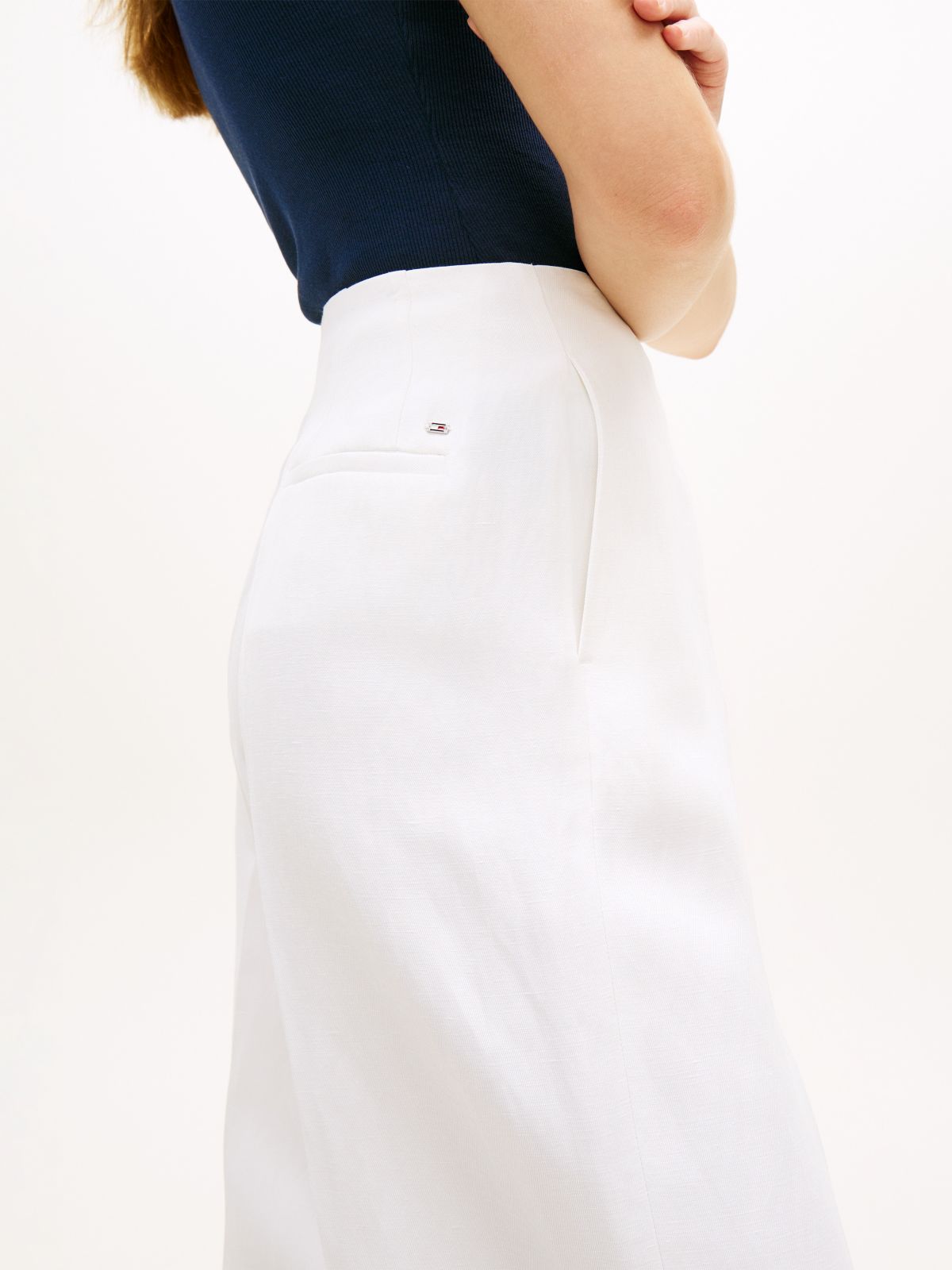 Tailored Linen-Blend Barrel Pant — Optic White