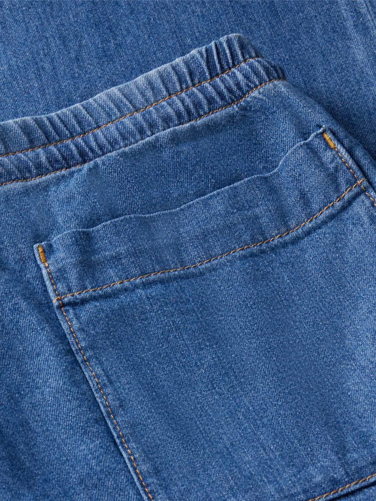 Mid-Rise Wide Leg Pull-On Jean — Blue