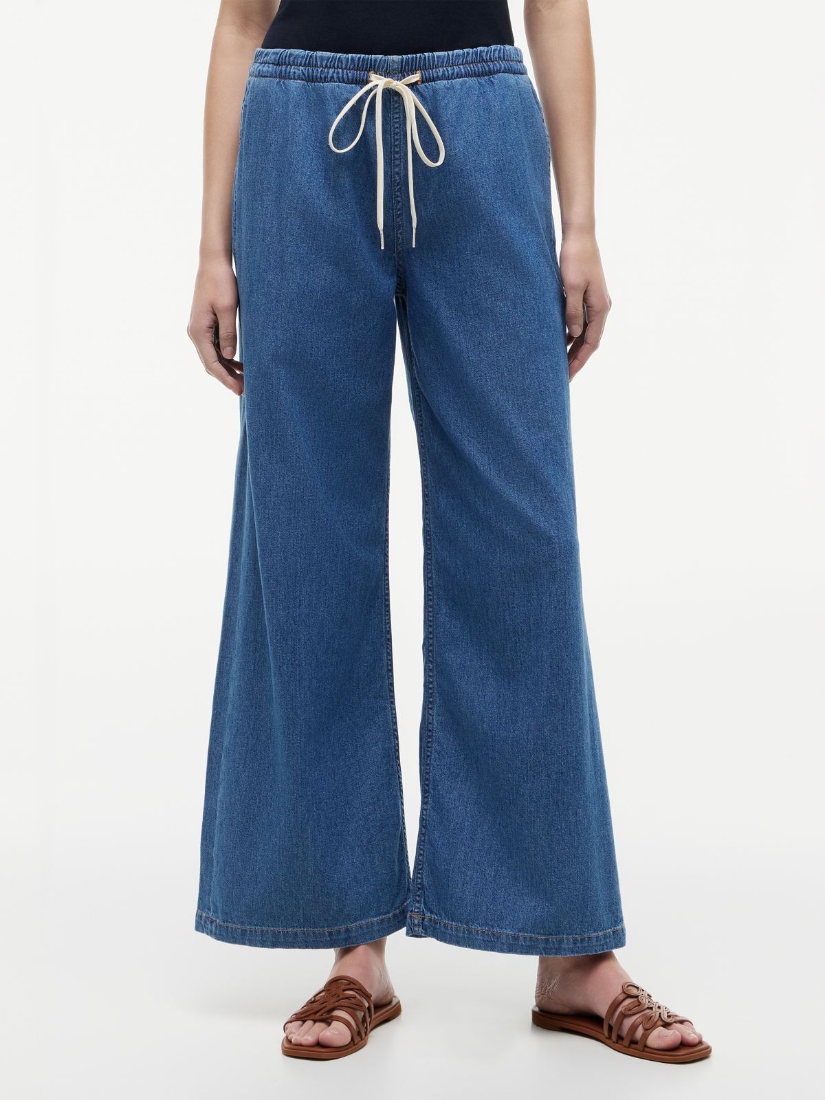 Mid-Rise Wide Leg Pull-On Jean — Blue