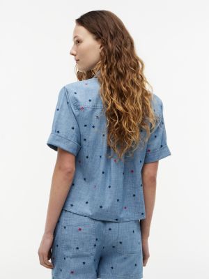 Женские рубашки Tommy Hilfiger Allover Star-Embroidered Chambray Shirt — фото 4