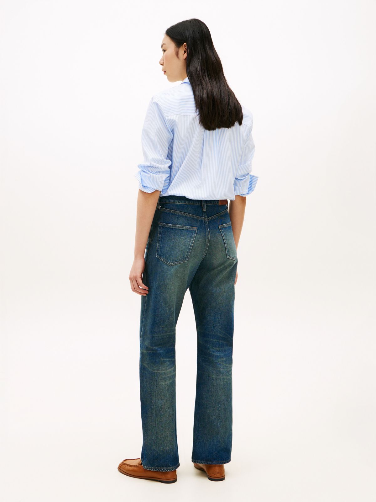 Mid-Rise Loose Straight Jean — Washed Denim