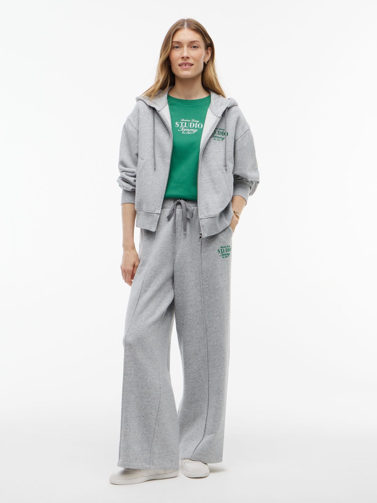 Tommy Studio Logo Sweatpant — Light Grey Heather