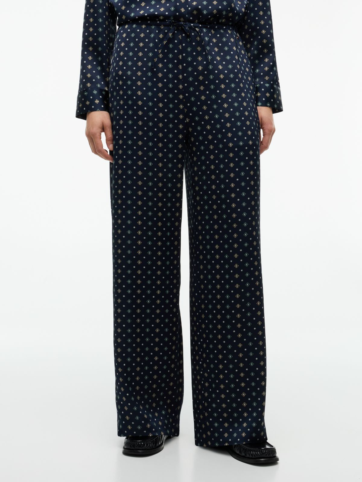 Foulard Print Satin Pull-On Pant — Navy Foulard