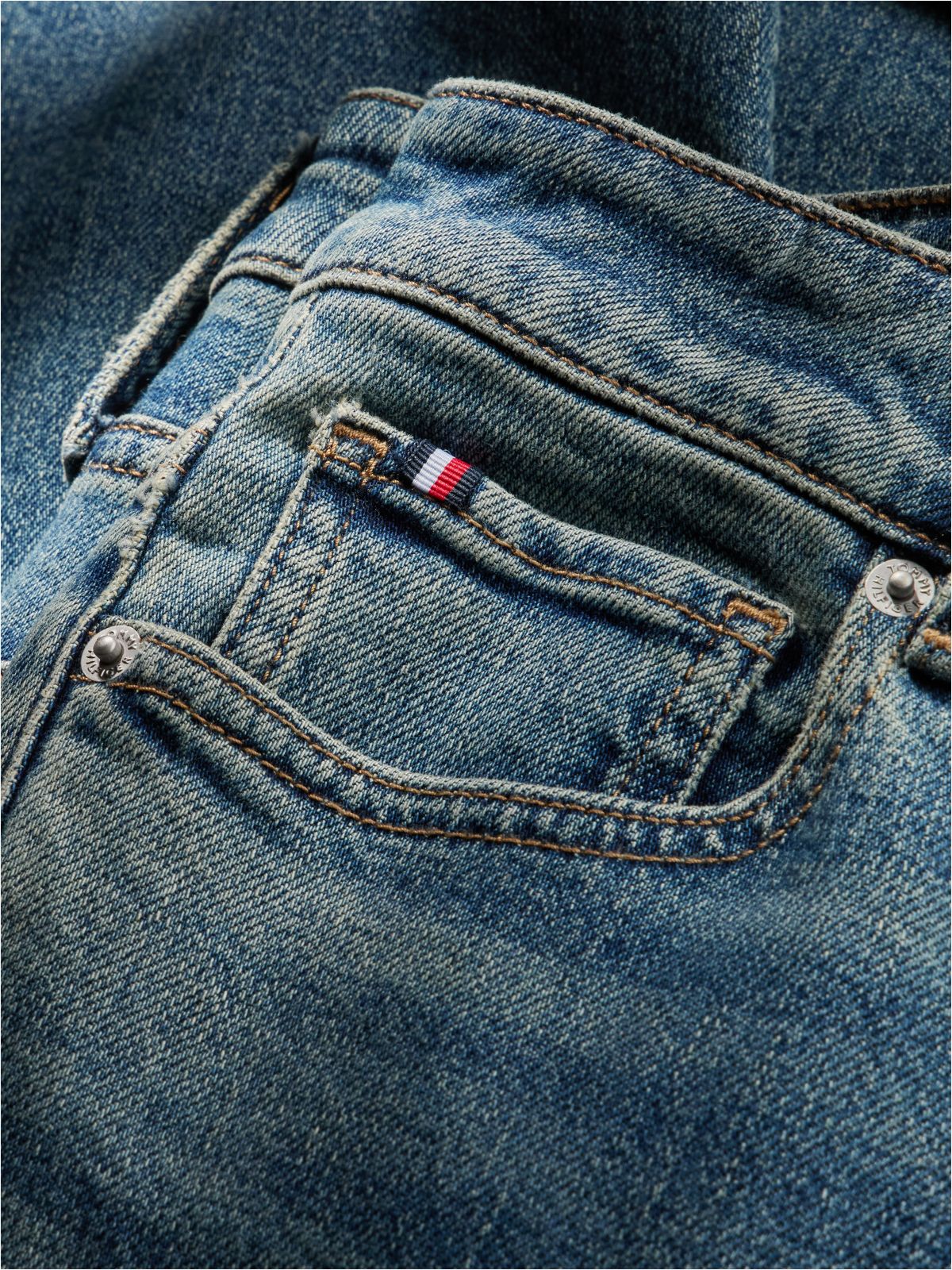 Mid-Rise Stretch Bootcut Jean — Mid Wash