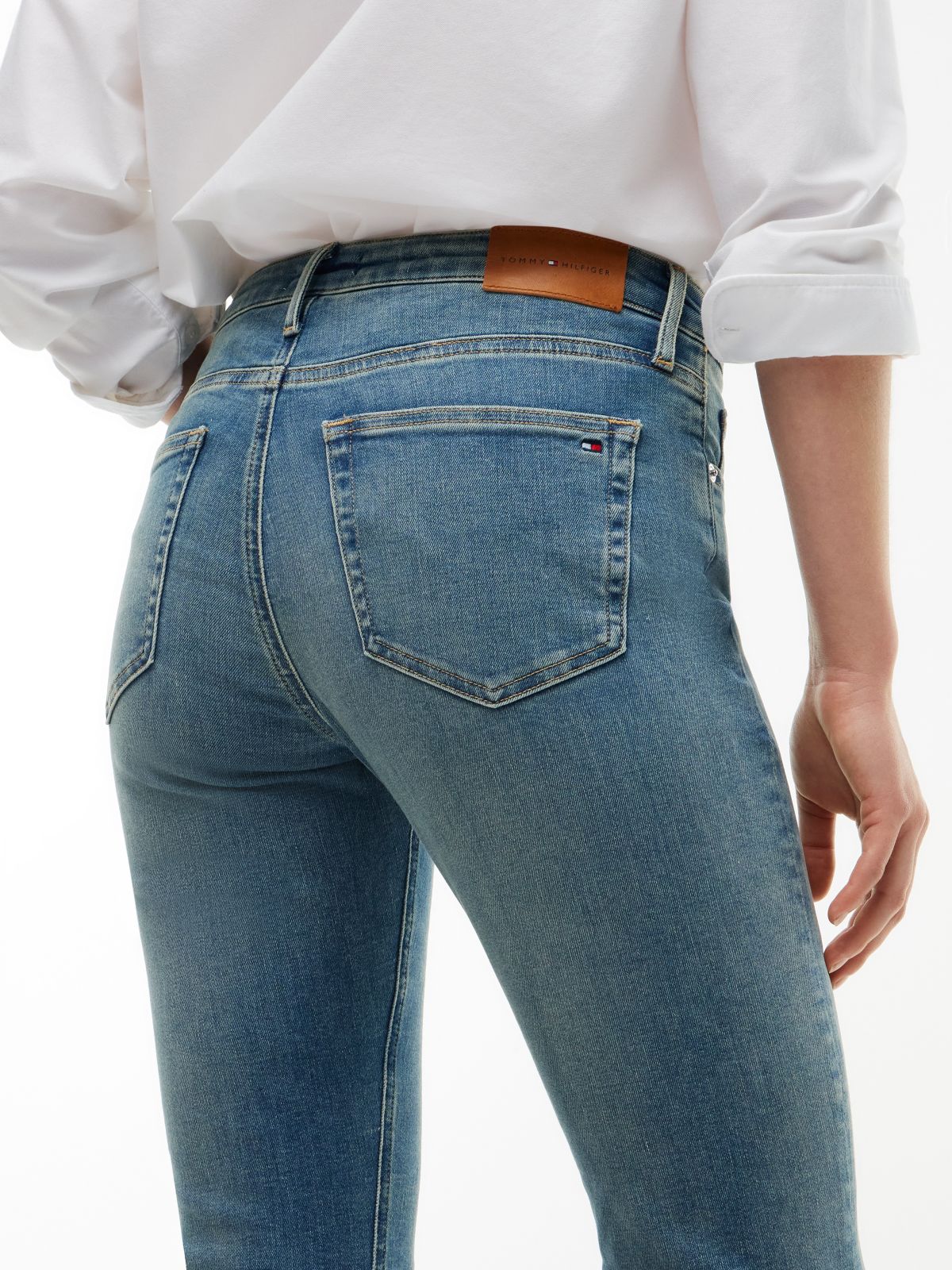 Mid-Rise Stretch Flared Jean — Mid Wash