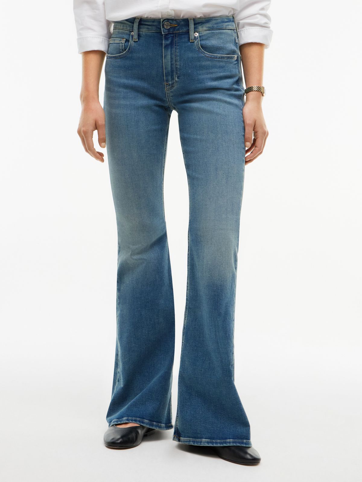 Mid-Rise Stretch Flared Jean — Mid Wash
