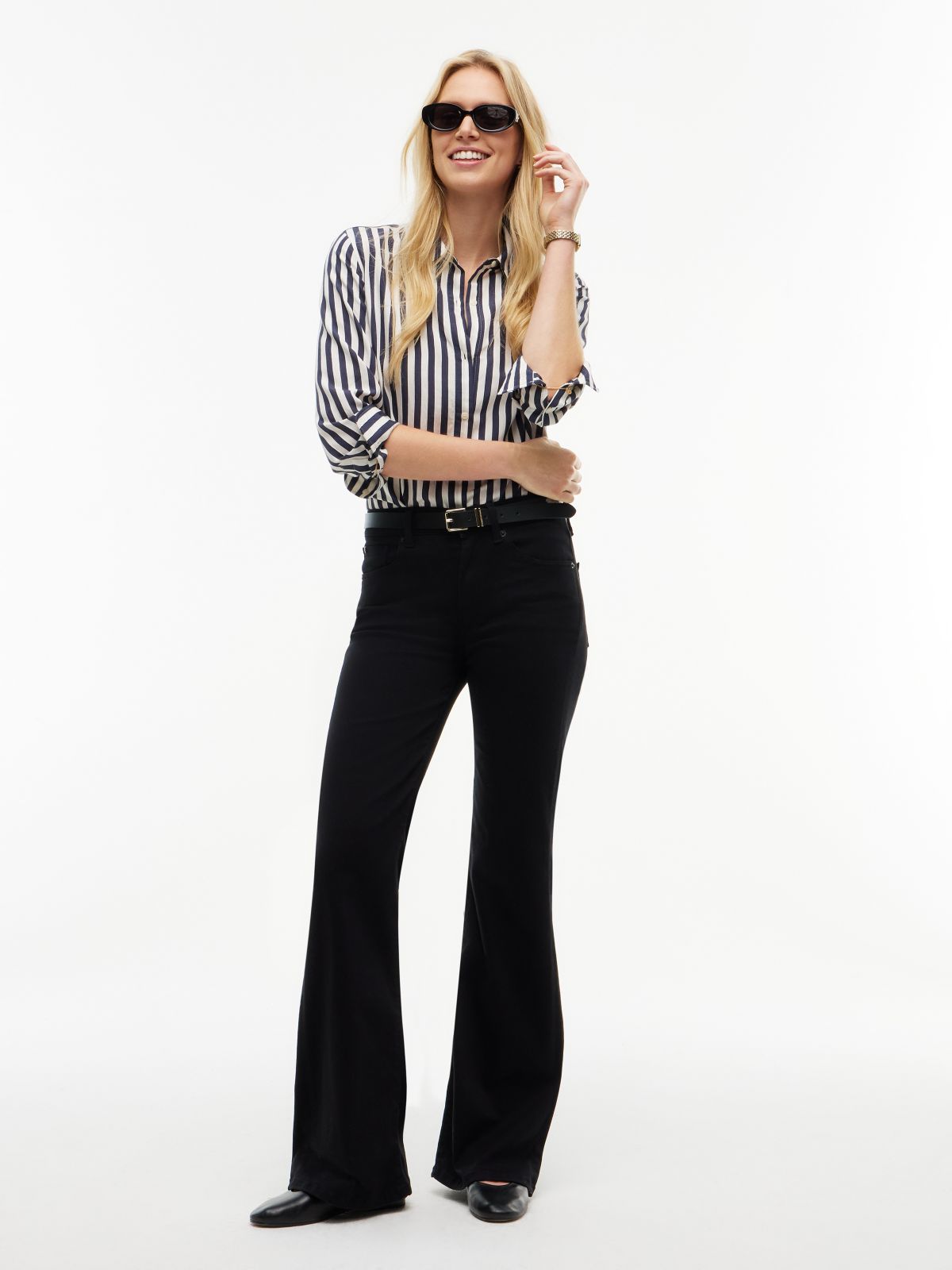 Mid-Rise Stretch Flared Jean — Stay Black