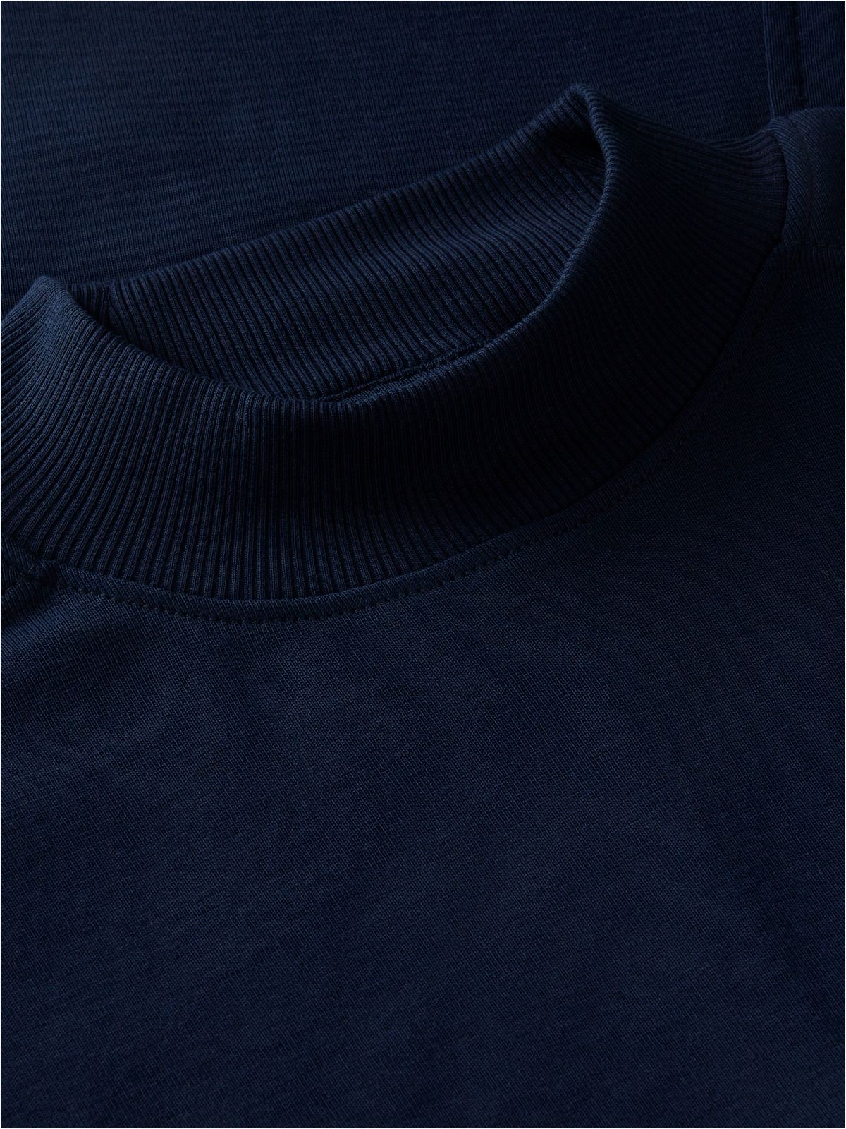 Gold-Button Slim Fit Mockneck T-Shirt — Dark Blue