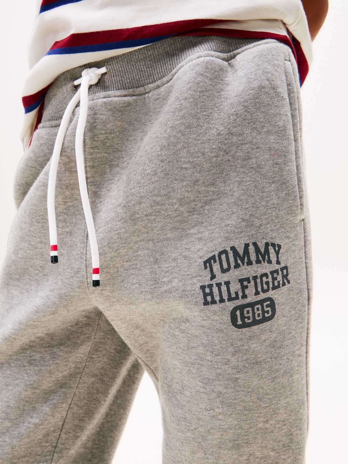 Kids' Varsity Brushed-Fleece Sweatpant — Grey