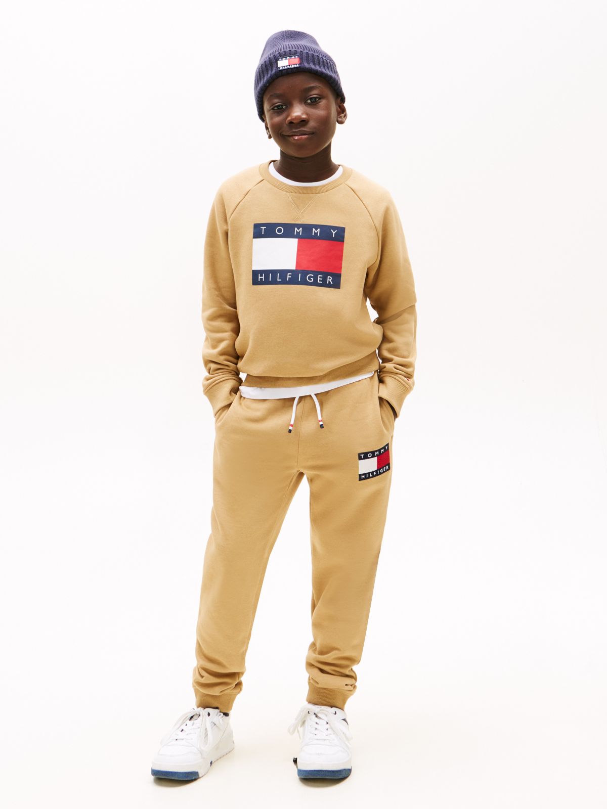 Kids' Badge Logo Sweatpant — Classic Khaki