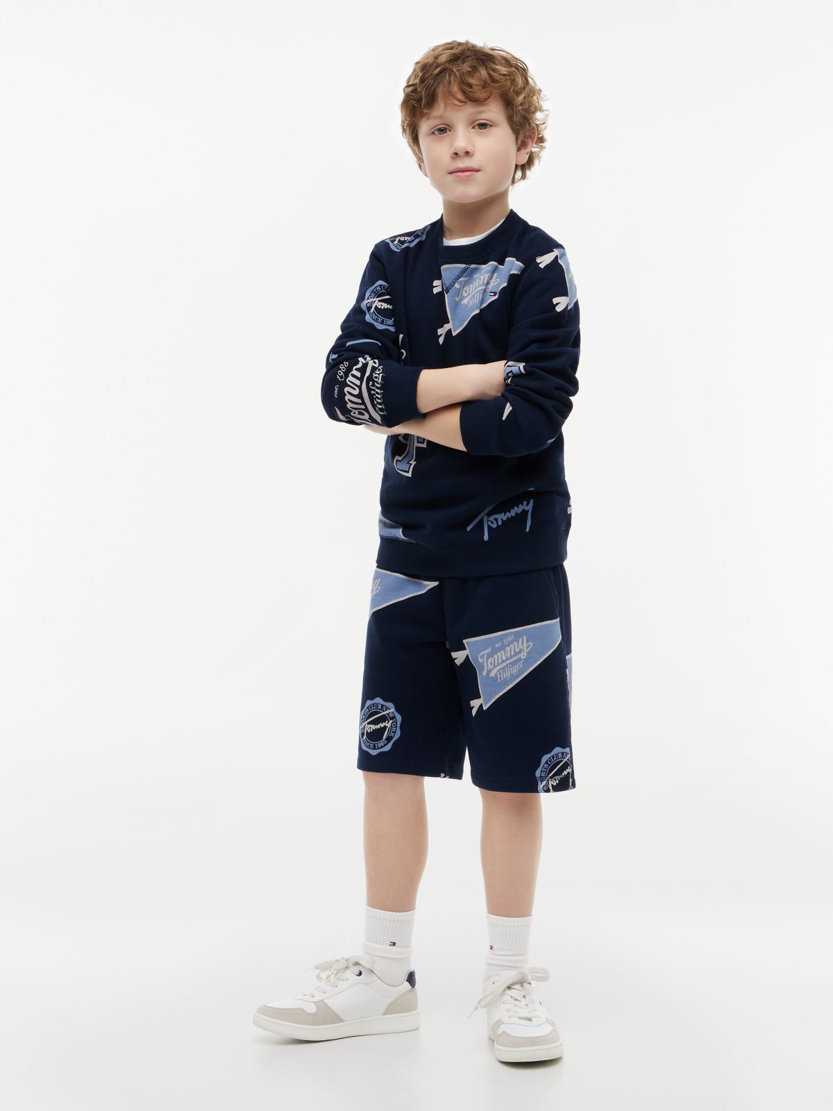 Kids' Allover Tommy Logo Sweatshort — Dark Night Navy