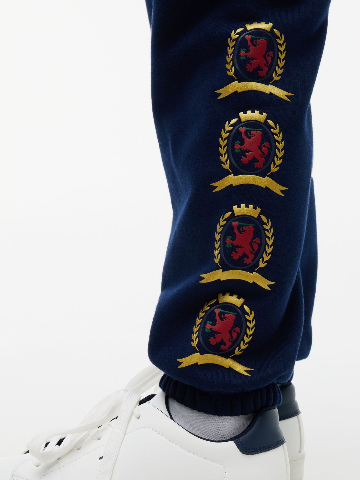 Kids' Crest Logo Sweatpant — Carbon Navy