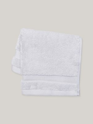 Signature Solid Washcloth in Light Gray Tommy Hilfiger