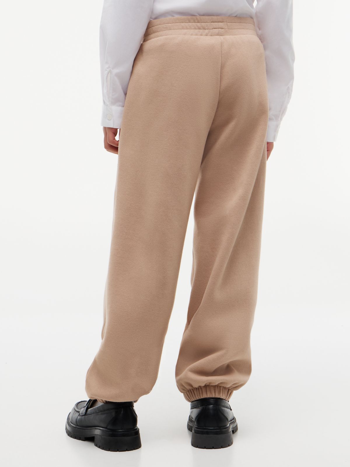 Kids' Relaxed Tonal Crest Logo Sweatpant — Malted Milk