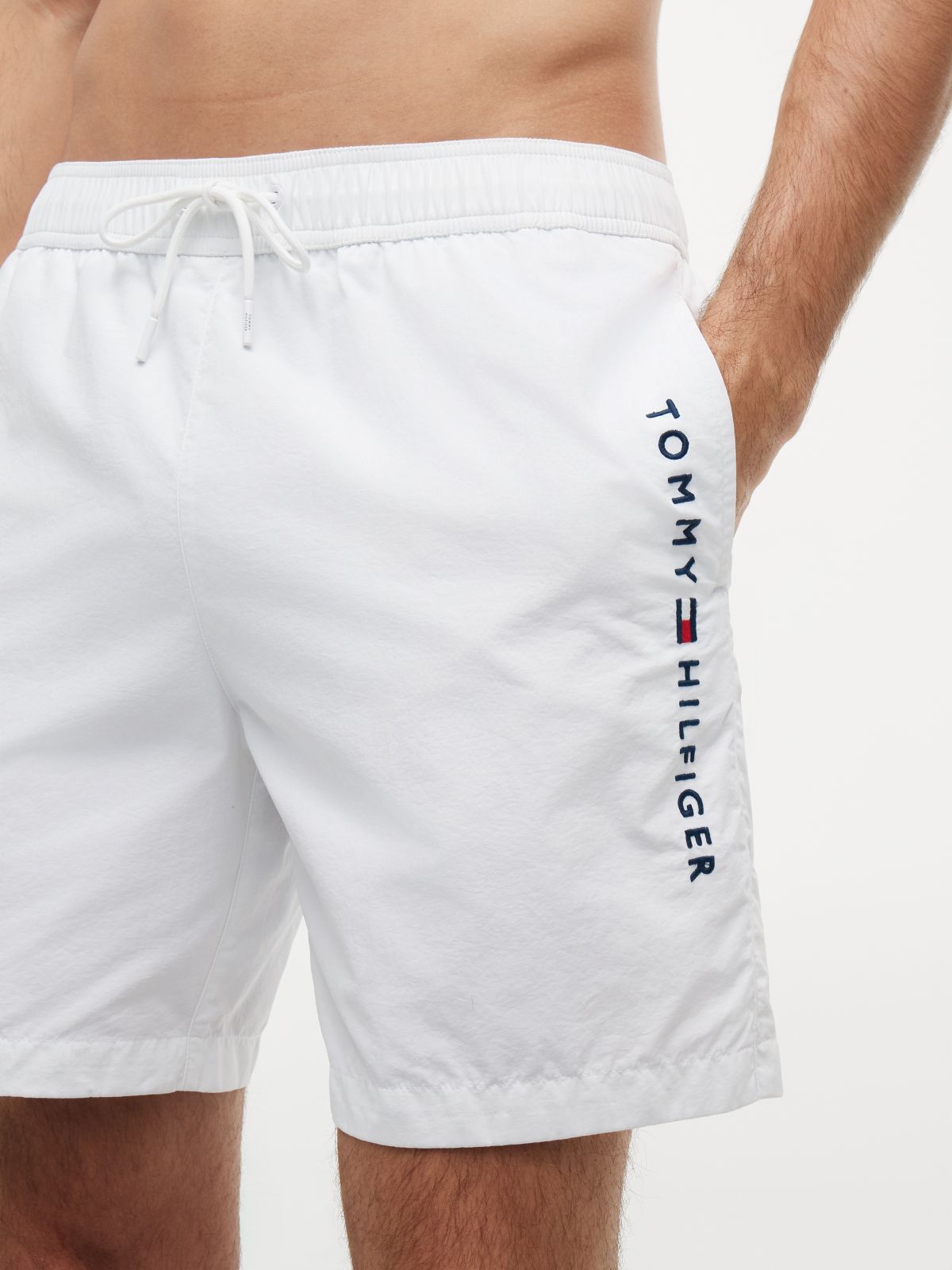 Tommy Logo 7" Swim Trunk — Optic White
