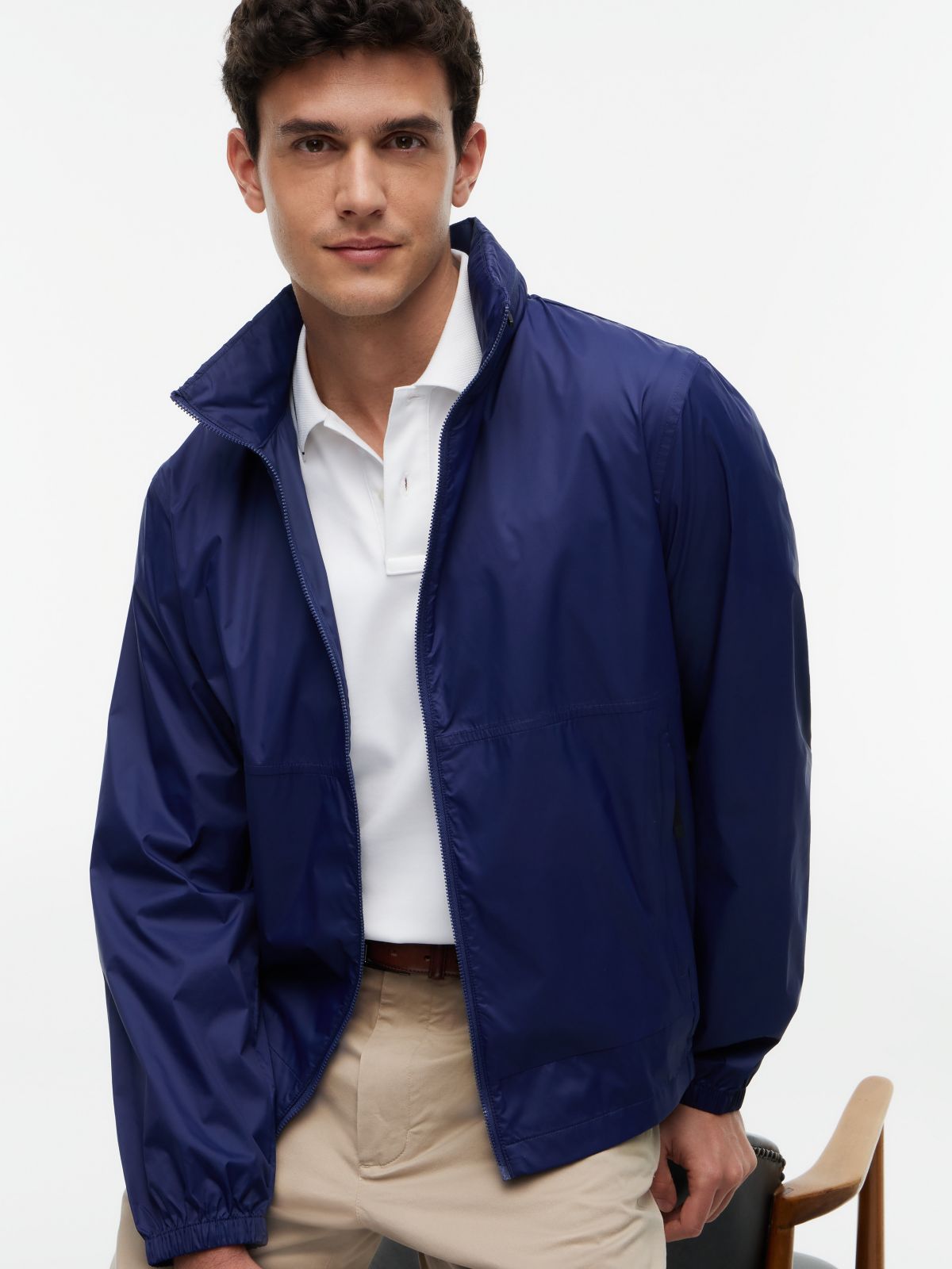 Water-Repellent Ripstop Windbreaker — Navy