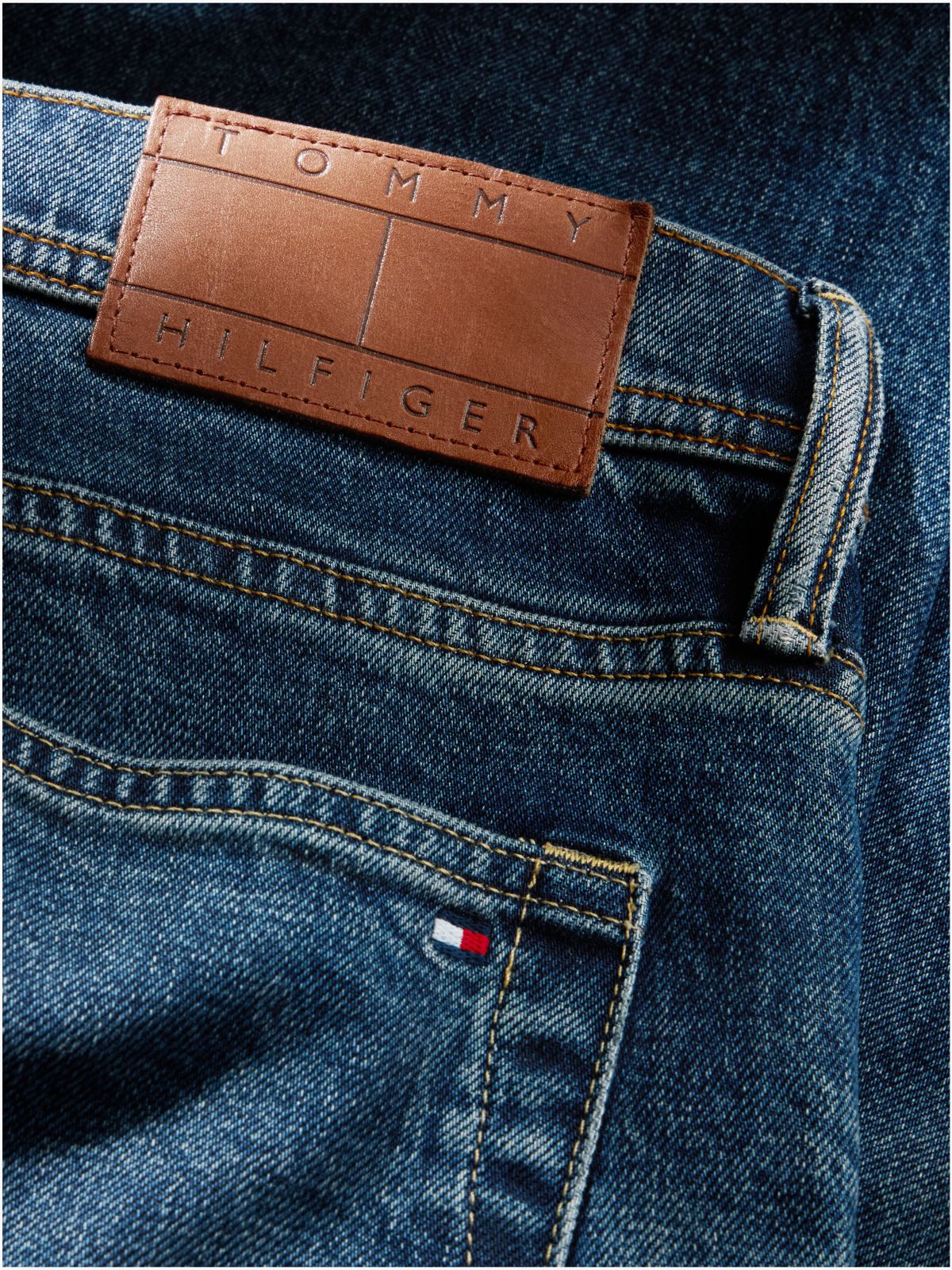 Relaxed Tapered Jean — Dark Wash