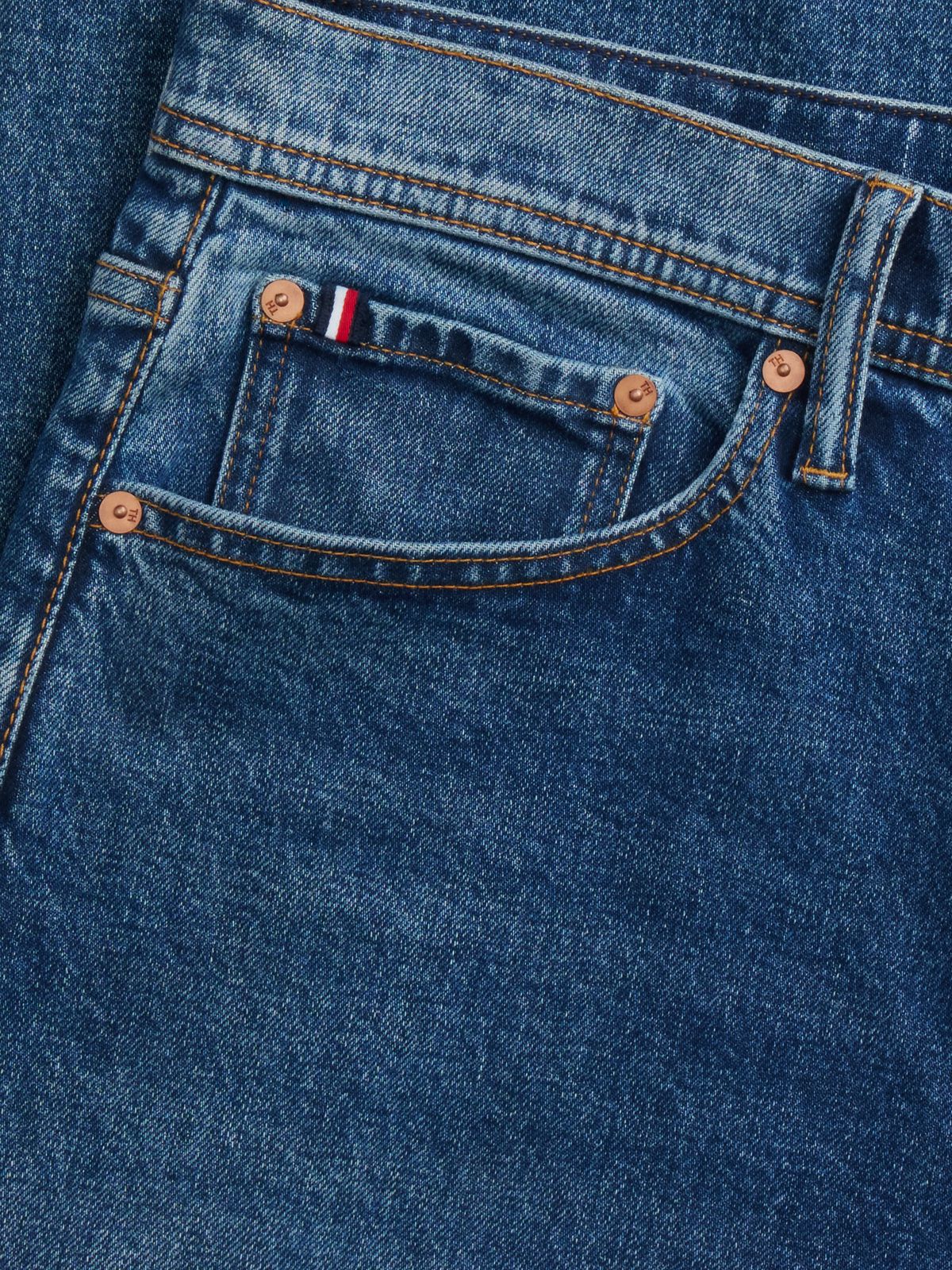 Relaxed Tapered Jean — Dark Wash