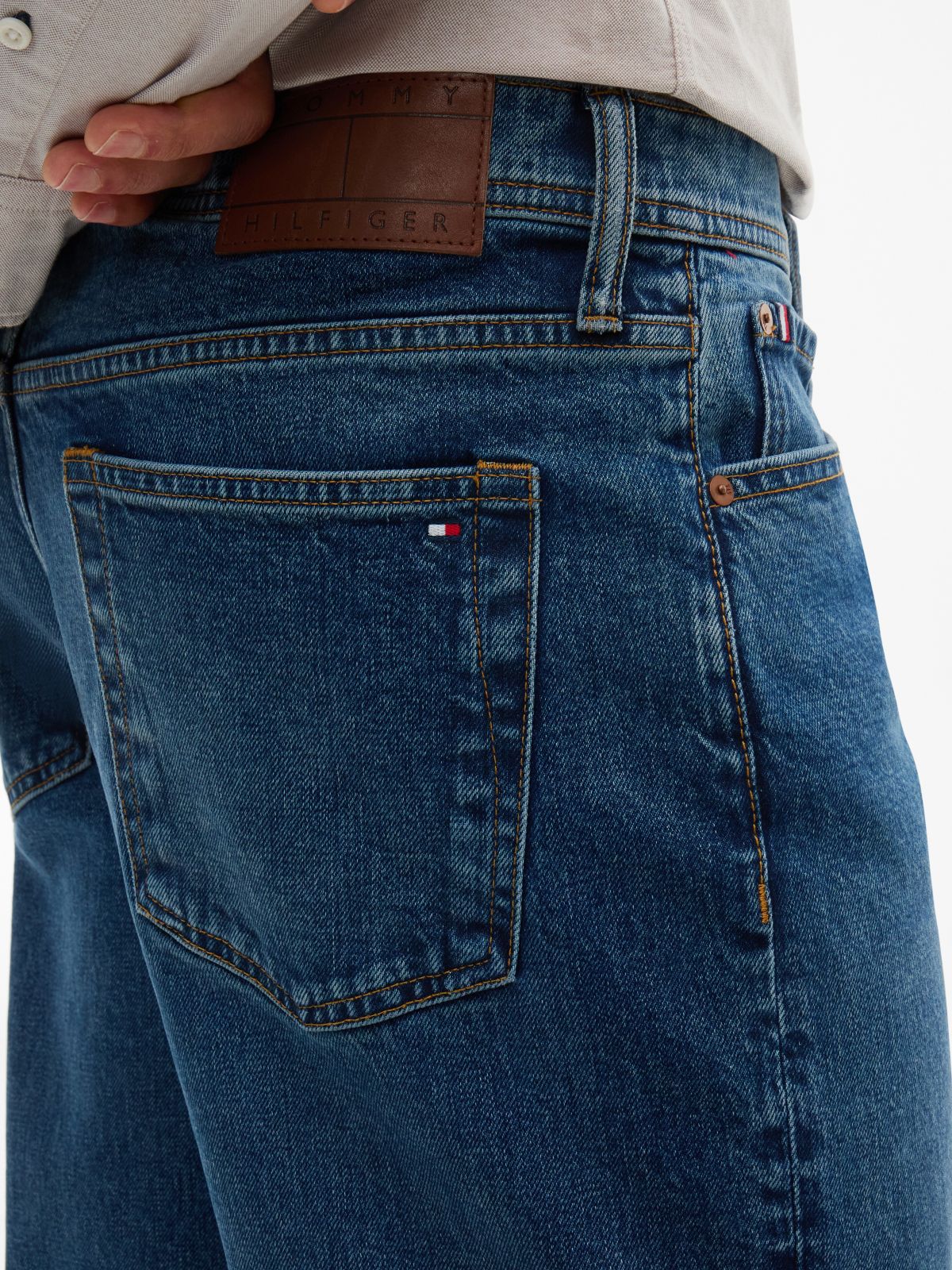 Relaxed Tapered Jean — Dark Wash