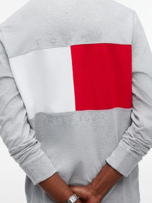 Мужская футболка Tommy Hilfiger Long-Sleeve Back Flag Logo, цвет: Серый меланжевый — фото 3