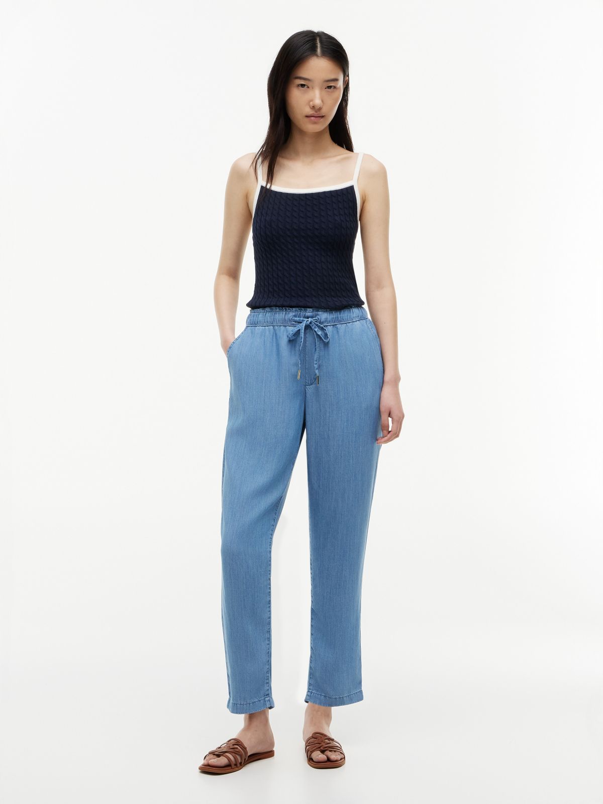 Lightweight Jogger Pant — Light Wash