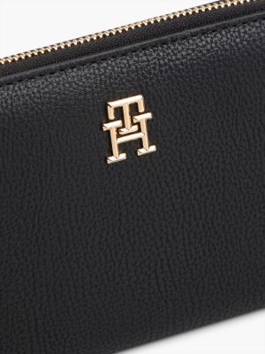 Женские кошельки Tommy Hilfiger Monogram Zip Wallet — фото 6