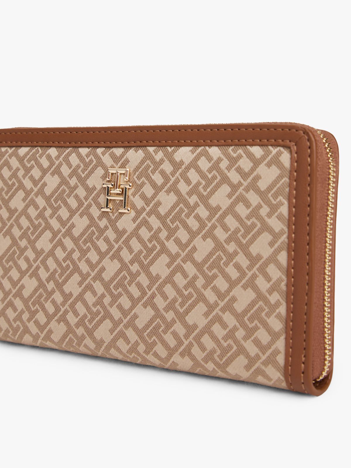 Monogram Jacquard Zip Wallet — Classic Beige / Beige