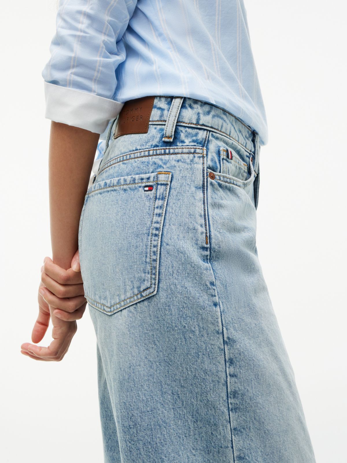 High-Rise Wide Leg Jean — Medium Wash