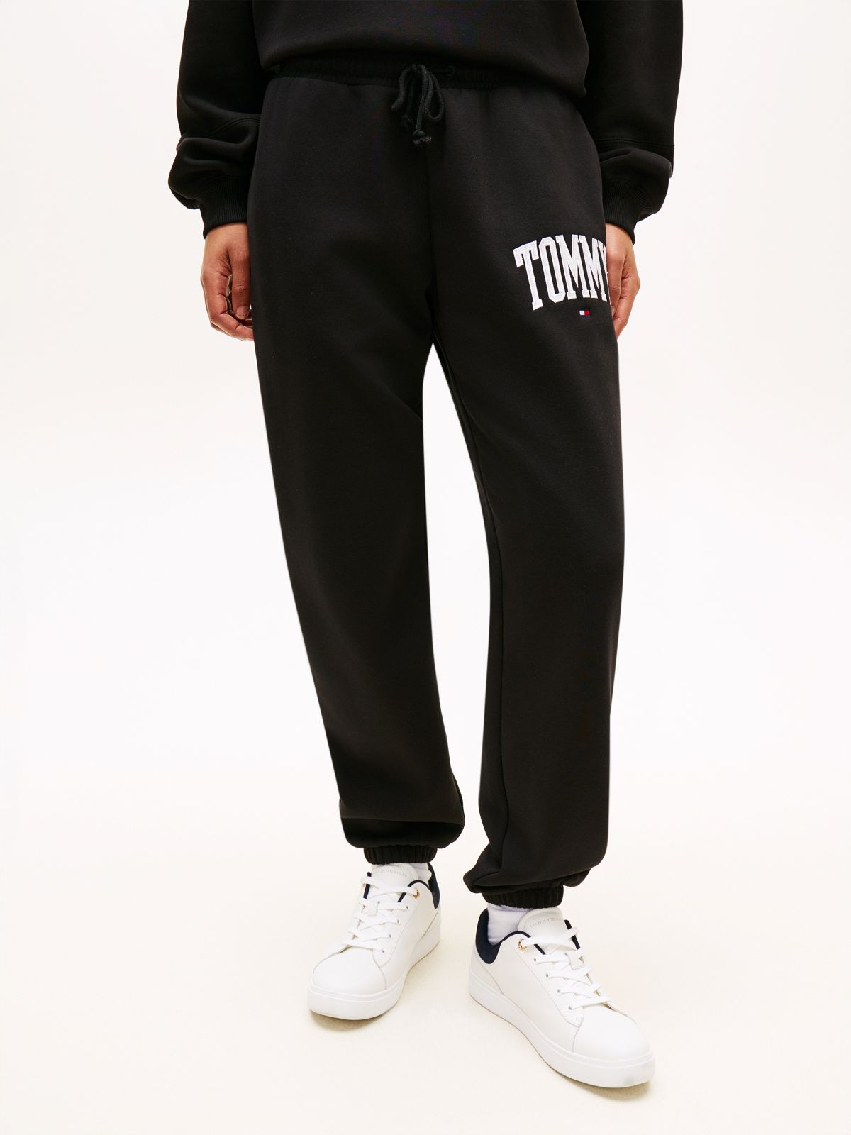 Varsity Tommy Logo Sweatpant — Black