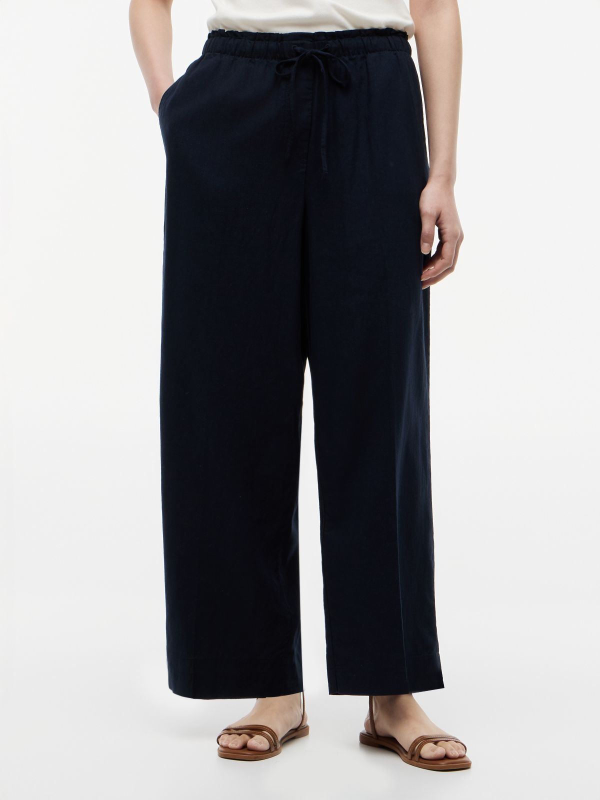 Lightweight Linen-Blend Pull-On Pant — Navy