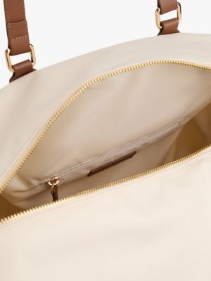 Женские сумки Tommy Hilfiger Lightweight Weekender Bag — фото 5