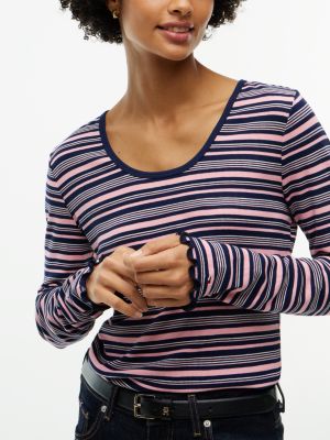 Женская футболка Tommy Hilfiger Rib-Knit Scoop Neck, цвет: Розовый разноцветный — фото 3