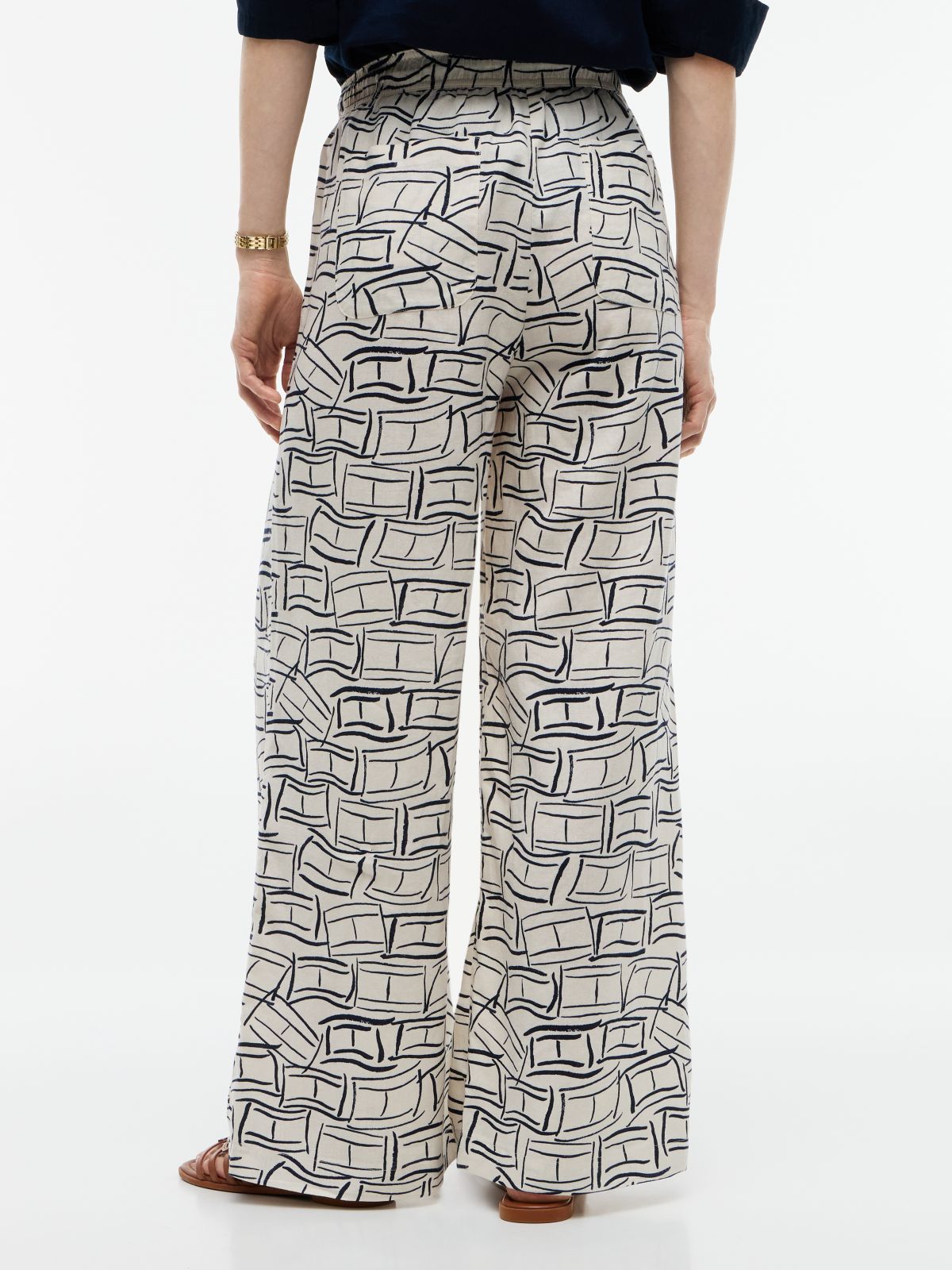 Allover Flag Linen-Blend Pull-On Pant — Calico