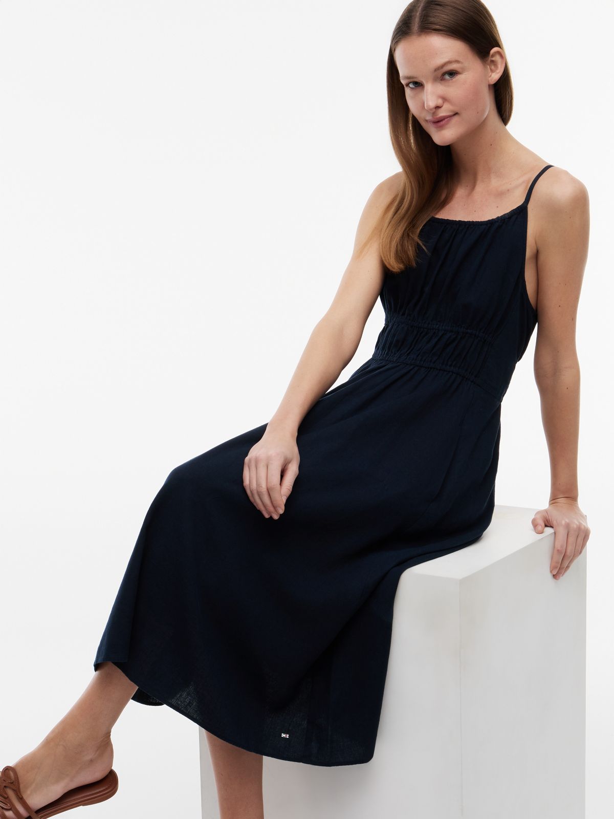 Shirred Linen-Blend Midi Dress — Navy Blue