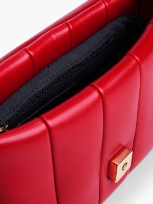 Женская сумка Tommy Hilfiger Monogram Quilted Flap Crossbody, цвет: Красный — фото 5