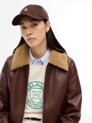 Женская кепка Tommy Hilfiger Script Monogram Faux Suede, цвет: Коричневый — фото 4